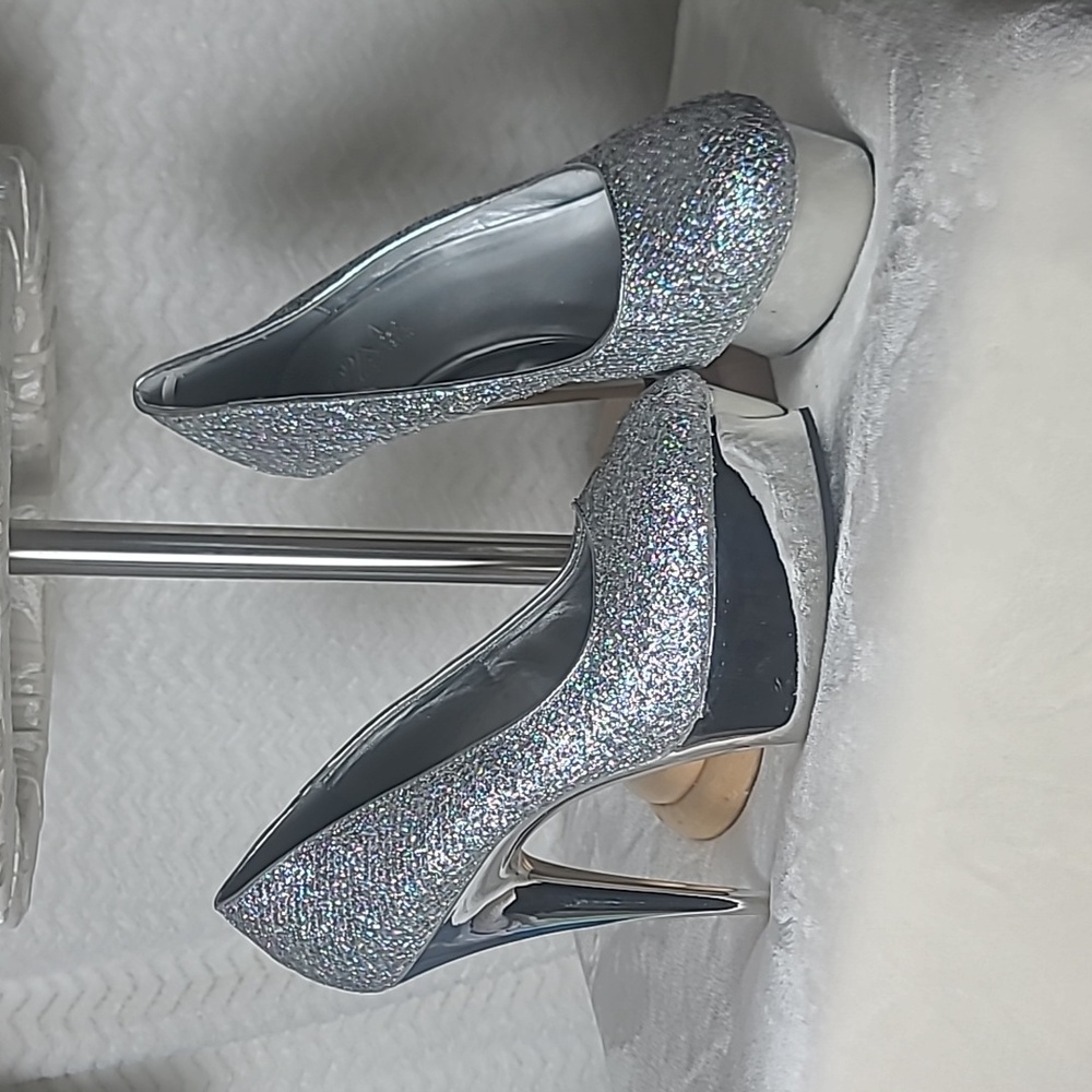 NWOT Pleaser platform high heeled dress shoe. Size 14